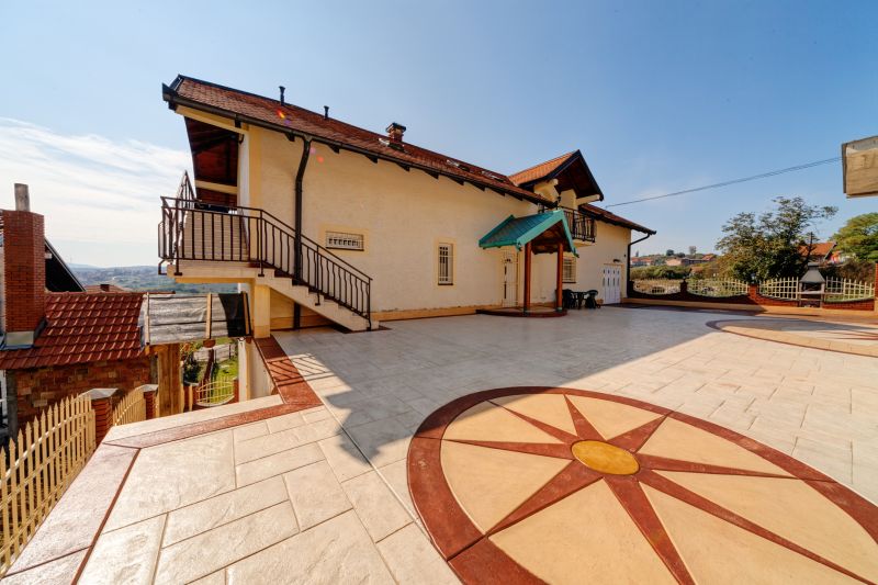 Popular Stamped Concrete Patterns For Commercial Walkways And Plazas